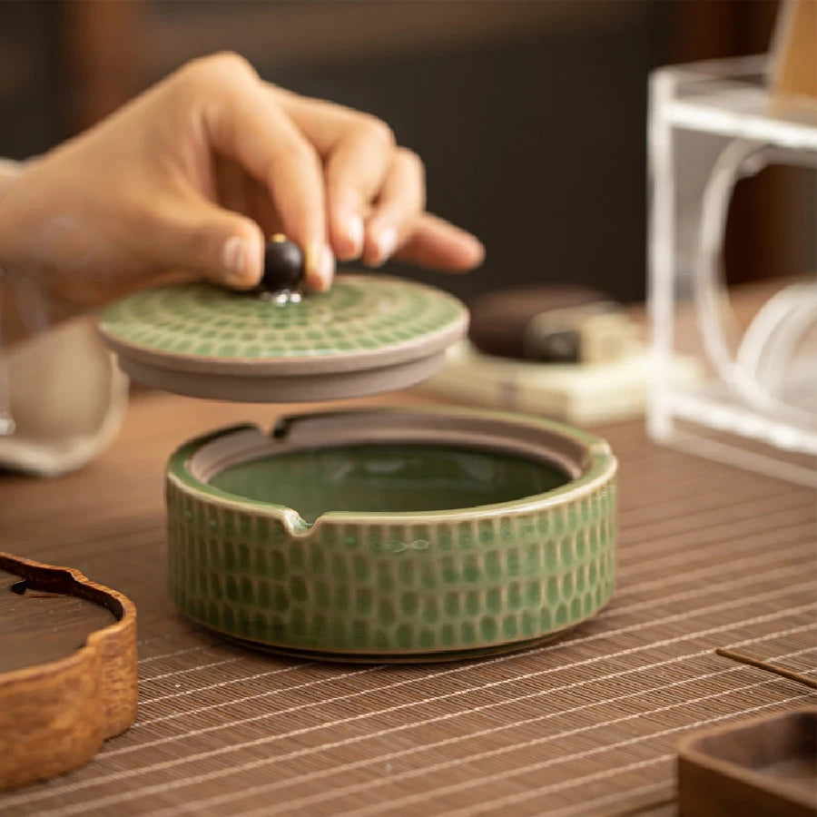 Style Ceramic Ashtray with Lid | Creative Home & Office