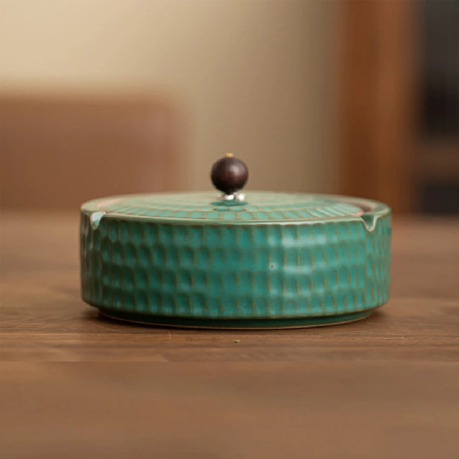 Style Ceramic Ashtray with Lid | Creative Home & Office