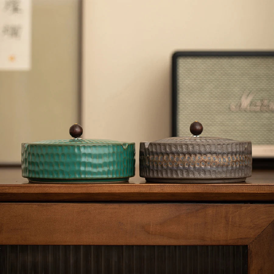 Style Ceramic Ashtray with Lid | Creative Home & Office